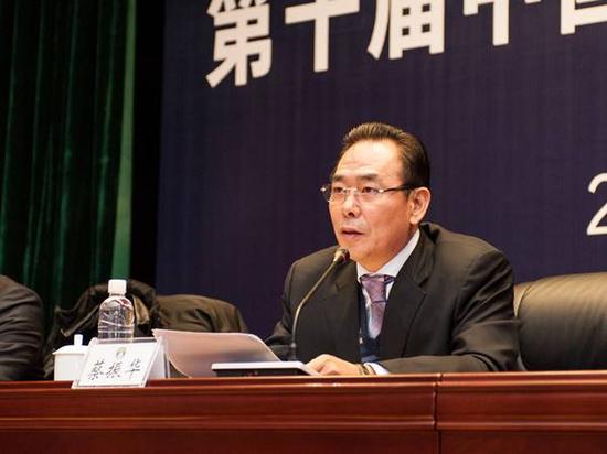 ↑蔡振华在 第十届中国足球协会第二次会员大会上。新华社记者吕帅摄