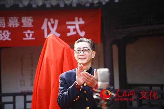 六小龄童小学在江苏淮安正式成立。