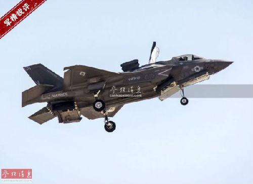 资料图：在航展上进行垂直起降表演的F-35B“闪电II”隐身短垂战机。