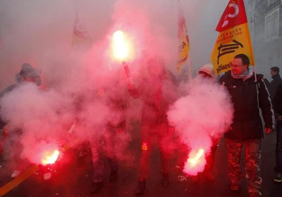 法国劳动法改革引发数十万人总罢工抗议(图)|法