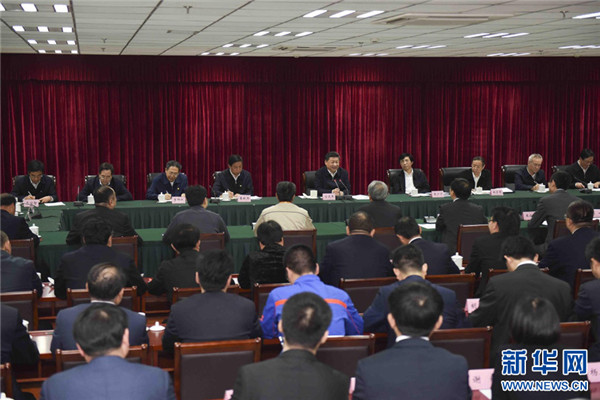 4月26日,中共中央總書記、國家主席、中央軍委主席習近平在安徽合肥主持召開知識分子、勞動模範、青年代表座談會並發表重要講話。新華社記者 李學仁 攝