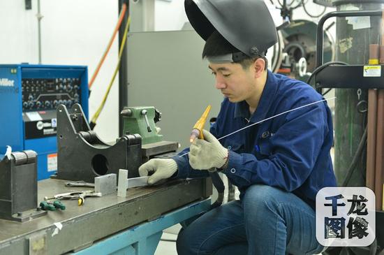 导弹零件缝合大师:王锋