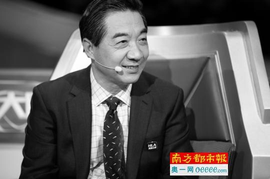 2015年12月24日，张召忠在《最强大脑》节目录制现场。C FP资料图