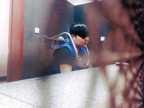 女乘客抢劫男司机 网友：两个霸道的女汉子