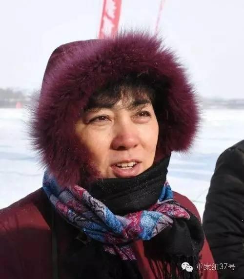 曲婉婷母亲今受审，被控贪贿等三宗罪涉案超3.5亿元