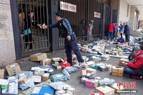 资料图：快递。中新社记者 孙昊声 摄