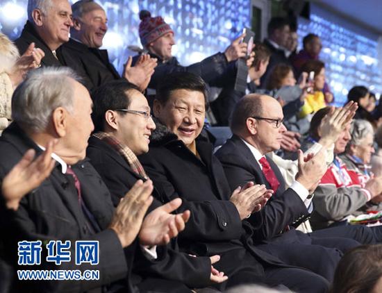 2014年2月，第二十二届冬季奥林匹克运动会在俄罗斯索契隆重开幕。国家主席习近平应俄罗斯总统普京邀请出席开幕式。新华社记者兰红光摄