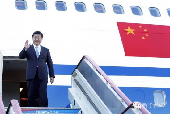 2013年9月4日，国家主席习近平抵达俄罗斯圣彼得堡，出席5日至6日举行的二十国集团领导人第八次峰会。新华社记者鞠鹏摄
