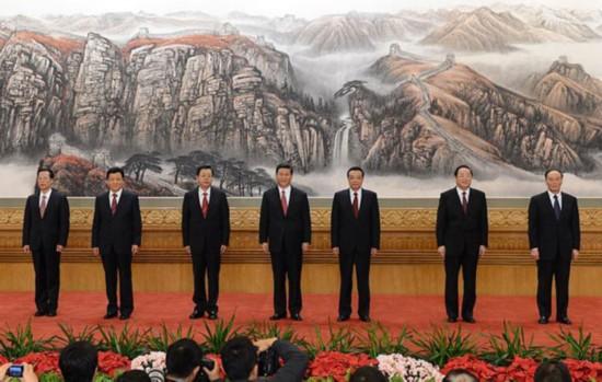 2012年11月15日，新一届中央政治局常委同中外记者见面。新华社记者 谢环驰 摄