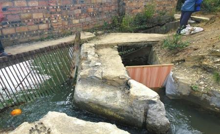 水电站将本该流入土桥大堰的水拦到了电站蓄水池中。