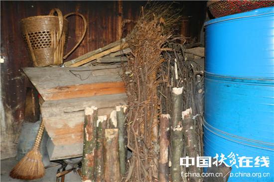 湖南省花垣县十八洞村村民家一角。王振红摄