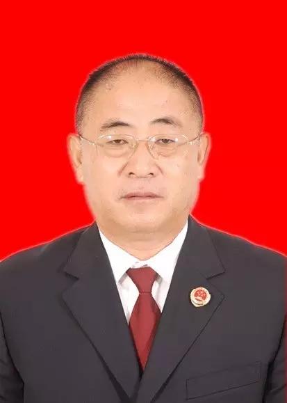 韩良民,另外2名公诉人是该院85后年轻检察官刘睿、杨光,2人都是公诉一处副处长。