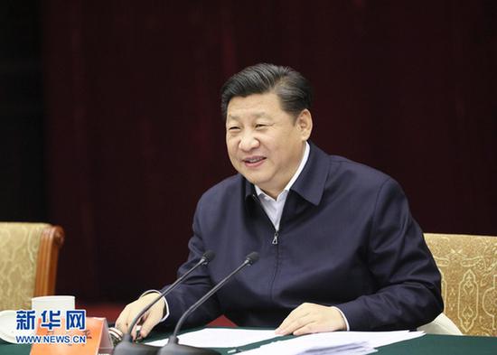 2016年1月5日，习近平在重庆召开推动长江经济带发展座谈会，听取对推动长江经济带发展的意见和建议并发表重要讲话。新华社记者 兰红光 摄