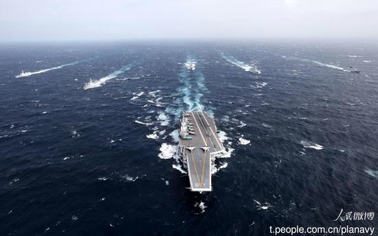 
	中美海军航母编队相遇将是一种什么样的场景？相信很多人抱有期待。 
