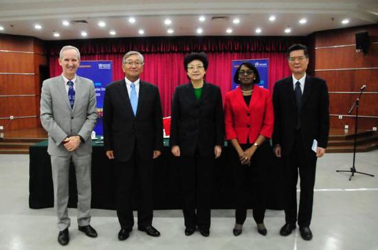 李斌主任与世卫组织西太区主任申英秀、非洲区主任莫埃缇等合影