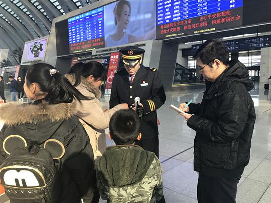 雷锋班、玫瑰365——看得见的贴心