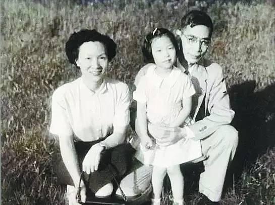 　　▲郭永怀、李佩夫妇和女儿郭芹