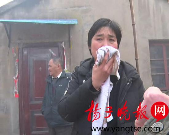两次冲进火场救援的邻居