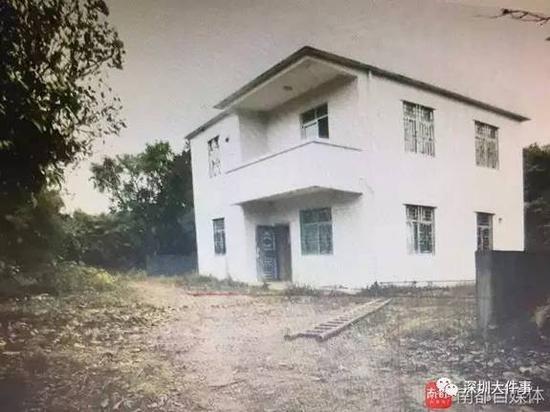 绑匪将三人从龙岗绑至惠州山林中的一处空房内。