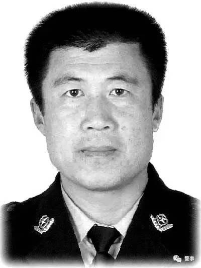 罗振波，1986年9月入伍，2002年1月转业，分配到铁岭市公安局交通警察支队，一直在一线岗位工作。先后多次被评为“优秀公务员”、“先进个人”，荣立个人三等功3次。