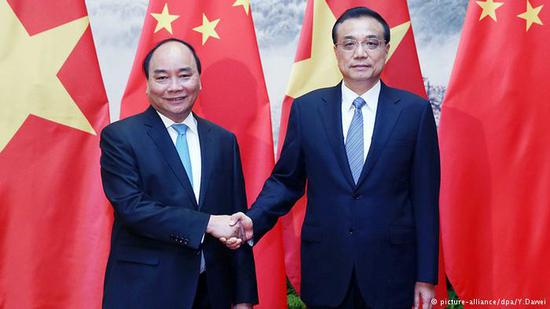 东南亚国家和中国的关系出现缓和，即便是意见最大的越南也派总理访问了中国