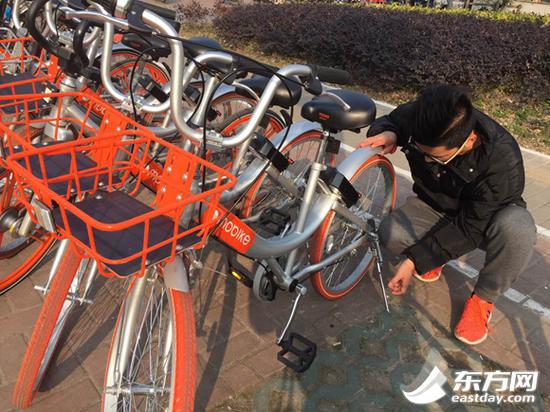 摩拜方面表示，仅上海地区，每天有100多人对单车进行分片分区管理。