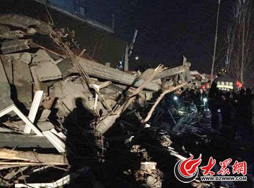 　　济南高新区1203厂房坍塌事故现场-资料图(图片来源：济南发布)