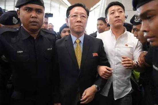 马方则坚称调查是公平、公正的，要求姜哲尊重马来西亚的法律，并向姜哲发出照会，要求其针对马方的攻击性言论作出书面道歉。