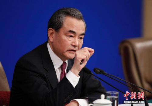 　3月8日，外交部部长王毅就“中国的外交政策和对外关系”相关问题回答中外记者提问。中新社记者&nbsp;杜洋摄&nbsp;
