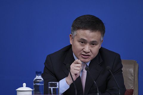 潘功胜
