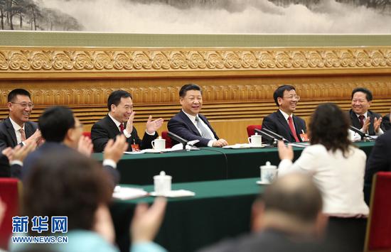 图为:2017年3月7日,中共中央总书记、国家主席、中央军委主席习近平参加十二届全国人大五次会议辽宁代表团的审议。