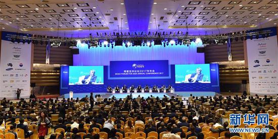 　　3月25日，博鳌亚洲论坛2017年年会在海南省博鳌举行全体大会，讨论直面全球化与自由贸易的未来。 新华社记者 赵颖全 摄