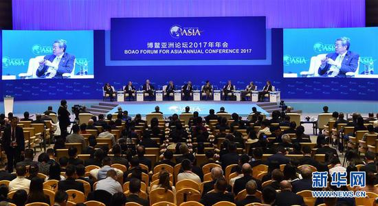 　　3月25日，博鳌亚洲论坛2017年年会在海南省博鳌举行全体大会，讨论直面全球化与自由贸易的未来。 新华社记者 赵颖全 摄