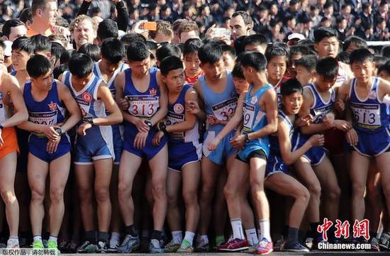 本地光阴4月9日,第28届万景台奖天下马拉松赛在平壤举办。质料图