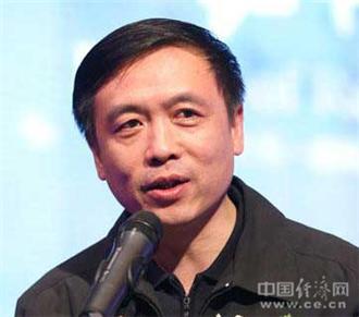 　　张宏森，男，1964年8月出生，中共党员，国家一级作家，中国作家协会全委，中国电视艺术家协会顾问。