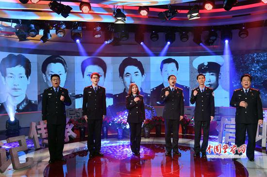 6位英烈子女演唱《父亲》 表达他们继承父亲遗志，立志成为优秀人民警察的坚定信仰。