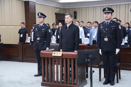 杨鲁豫