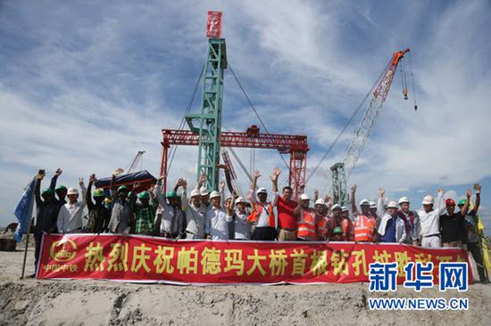 　　中铁大桥局正式开建孟加拉帕德玛大桥。图片来源：新华网