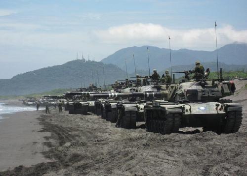 资料图：台湾陆军主战坦克群参加往年汉光军演