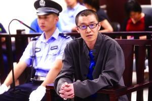 </div> <p> 男子宋某醉酒后不顾他人劝阻,强行驾驶货车上路,故意撞向一辆减速待停的轿车,导致车内3人死亡1人受伤。庭上宋某不认罪,一再辩称案发时他清醒,还称是为了追赶“持枪”车辆才引发的事故。北京晨报记者昨天获悉,因构成以危险方法危害公共安全罪,宋某被北京市三中院一审判处死刑,缓期2年执行。</p> <p> </p> <p> 法院经审理查明,宋某于2015年5月19日晚10时许,醉酒后驾驶轻型厢式货车搭载黎某、刘某沿顺义区顺平路由西向东行驶至行宫路口西侧时,在明知前方同车道内有车辆减速待停的情况下,不顾同车人的提醒和阻止,仍沿该车道驾车以每小时63.9至76.7公里的速度撞向前方被害人张某驾驶的白色起亚轿车,导致该车又与前方被害人贾某驾驶的黑色凌志轿车相撞,致使起亚轿车中的3人当场死亡,其中包括一名仅1岁大的幼儿。此外,还致使张某受伤,车辆毁损。事后经检验,宋某血液中酒精含量为每百毫升257.7毫克。</p> <p> 宋某现年33岁,案发前在顺义一家物流公司工作,同车的黎某、刘某是其同事,而三名遇难者分别为起亚司机张某的婆婆、丈夫和儿子。</p> <p> </p> <p> 本案开庭时,宋某否认了检方指控。他在庭上辩称,事发前他与黎某、刘某一起吃饭到天黑,期间自己喝了约4瓶啤酒。宋某庭上说,当时他人是清醒的,完全能够控制自己。上了车后,他发现旁边一辆车上有枪支,便打了“110”报警。后他驾车调头追赶涉枪车,当其发现前面有车的时候,认为前车能从红绿灯通过,就没有踩刹车。宋某说,就这时黎某拽他的方向盘,还把他的眼镜、手机都碰掉了,同时黎某伸脚过来把他的脚从油门上踢过去,但黎某并没有去踩刹车,他也没法踩刹车了。</p> <p> 与前车发生碰撞后,他称自己记不起来事情了。“我不清楚怎么下的车,再清醒时,头已经被简单包扎了,我听见有人报警,就在原地等候。“总之我不知道前方车辆减速待停,也没有故意撞击前方车辆。”</p> <p> 鉴于宋某当庭辩解,法庭决定通过网络视频对黎某进行询问,身在哈尔滨的黎某作证称,当时宋某喝完酒,他劝宋打车回去,不过宋并不听他的话,非得开车回去。黎某说,上车后因为担心,他还与宋某抢夺过一阵车钥匙,可他压根就没看见过宋某所说带着枪的车。“他喝多了,完全是酒后发疯状态。”</p> <p> </p> <p> 法院经审理认为,宋某在公安机关多次供述均称,案发时其处于醉酒状态,不清楚案发经过,同车人黎某、刘某的证言也证明宋某酒后报警称发现持枪劫匪并驾车追赶系醉酒后行为,案发后民警对其进行呼气式酒精测试,显示其酒精含量高达每百毫升493毫克,血检显示其血液中酒精含量高达每百毫升257.7毫克,这些证据均与其当庭辩称酒后清醒,能够完全控制自己相矛盾。</p> <p> 其次,案发后宋某在公安机关、检察机关多次供述,均未提到黎某有干扰其驾车的行为,同车目击证人刘某也未提及此情节,宋某当庭辩称有此情节,但无法给出合理解释,且经当庭对质,黎某予以否认。法院认为,作为理性成年人,且与黎某无其他利害关系的情况下,宋某没有为黎某隐瞒的必要。</p> <p> 综合其他证据,法院认为宋某当庭供述和辩解与在案其他证据相冲突,且与事实不符,不予采信。</p> <p> 法院认为,宋某醉酒后不顾同车人劝阻,驾驶机动车在公共交通道路上故意撞击他人驾驶的车辆,危害公共安全,致3人死亡、1人轻伤,并造成他人财产损失的后果,其行为已构成以危险方法危害公共安全罪,犯罪性质恶劣,后果特别严重,社会危害性极大。故此,法院一审判处宋某死刑,缓期2年执行,剥夺政治权利终身。</p> <p> 北京晨报记者 黄晓宇</p> <p class=
