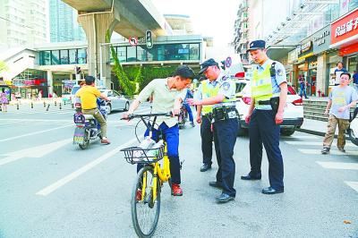 武汉警方查处共享单车违法案件