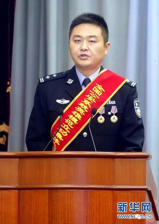 他7天越洋抓捕逃亡女高管 还被总书记接见