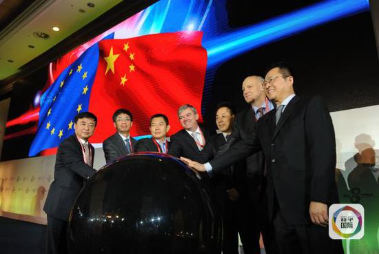 　　2013年10月22日，第八届中国-欧盟投洽会在成都开幕。新华社记者 薛玉斌摄 