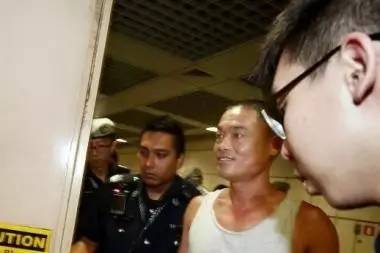 王建坡的法律援助律师称他是“大意的傻子” 图据新加坡新报