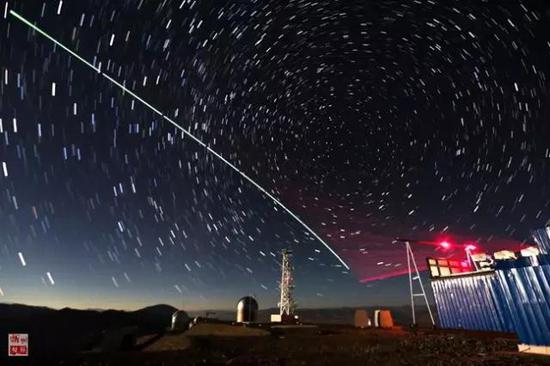 “墨子号”量子科学实验卫星与阿里量子隐形传态实验平台建立天地链路（2016年12月9日摄）。