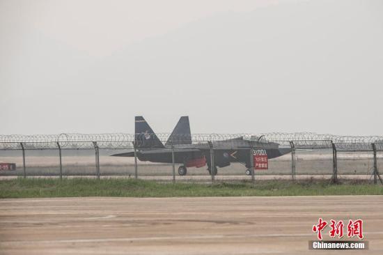 资料图:国产四代战机歼31。<a target=\'_blank\' href=\'http://www.chinanews.com/\'>中新社</a>发 龙宇阳 摄 资料图:国产四代战机歼31。中新社发 龙宇阳 摄
