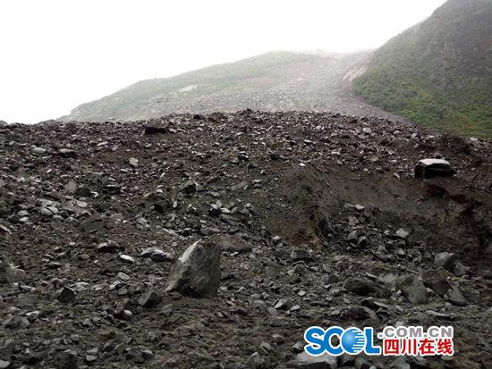 四川茂县发生山体高位垮塌河道堵塞2公里