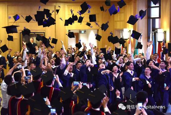 清华大学苏世民书院结业仪式。