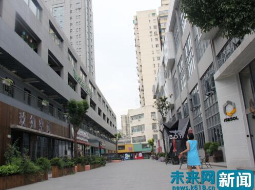 上海长阳创谷创意产业园中的街道。（和海佳摄）