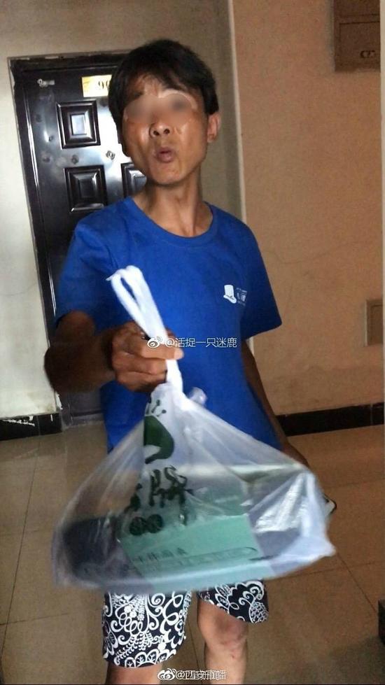恐吓张小丽的外卖小哥